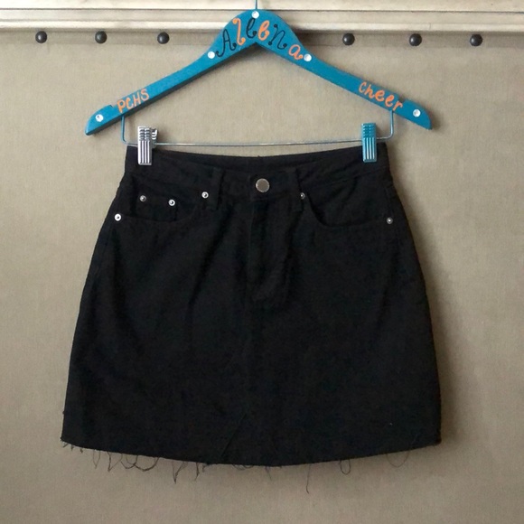 Divided Dresses & Skirts - H&M Solid black skirt